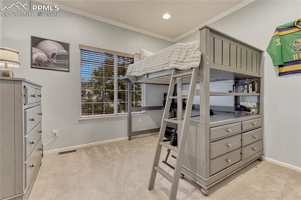 Image 21 of 48: Office flexed to a bedroom.