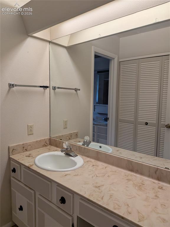 Image 14 of 36: Hall bathroom 15060