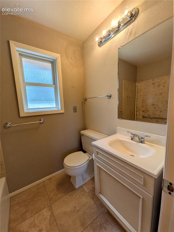 Image 24 of 36: Hall bathroom Unit #15050