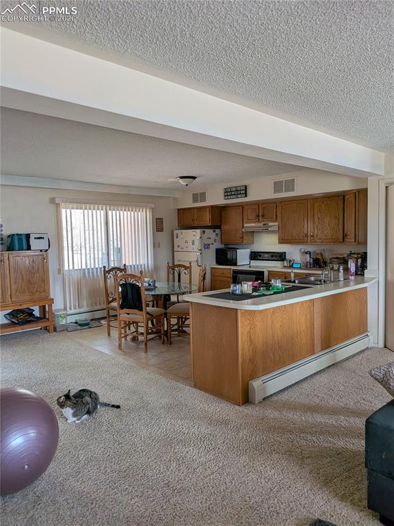 Image 6 of 29: Kitchen