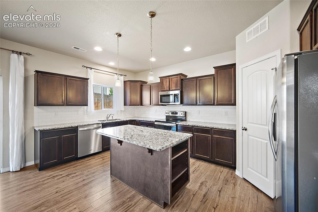 Image 12 of 46: Kitchen