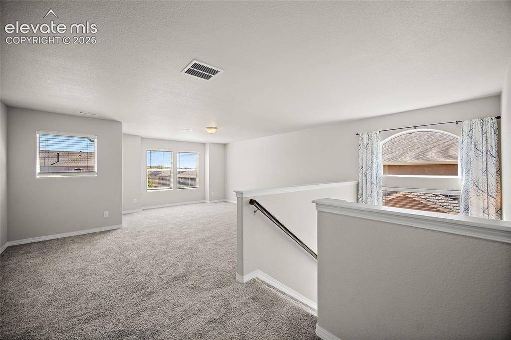 Image 19 of 46: Loft