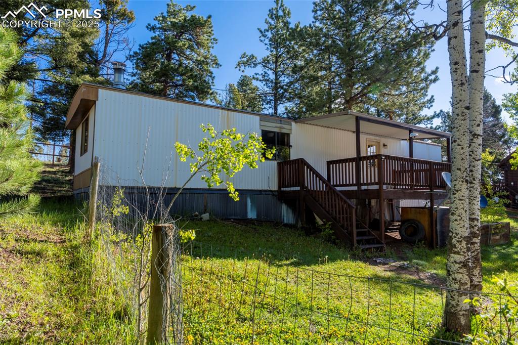 Image 16 of 21: Back of Structure