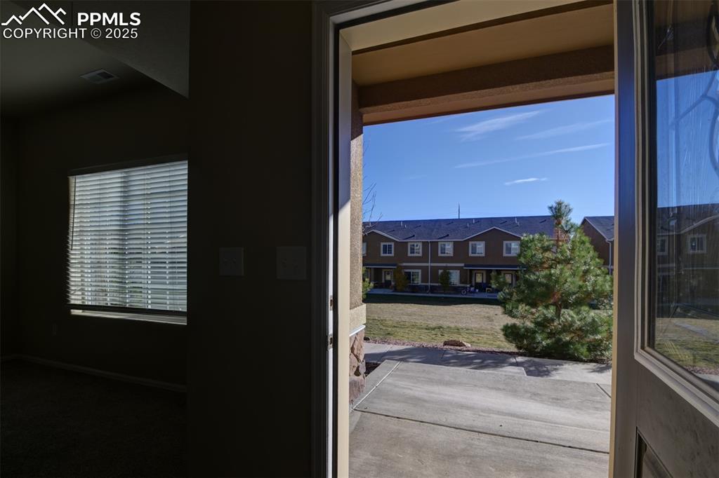 Image 5 of 33: Entryway with baseboards