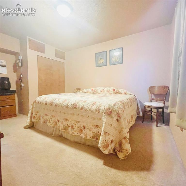 Image 14 of 25: Bedroom