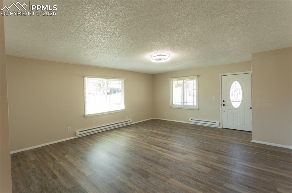 Image 4 of 27: Entry