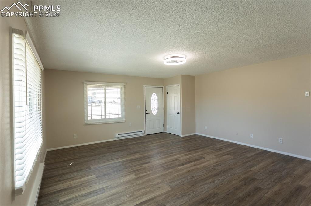 Image 6 of 27: Entry