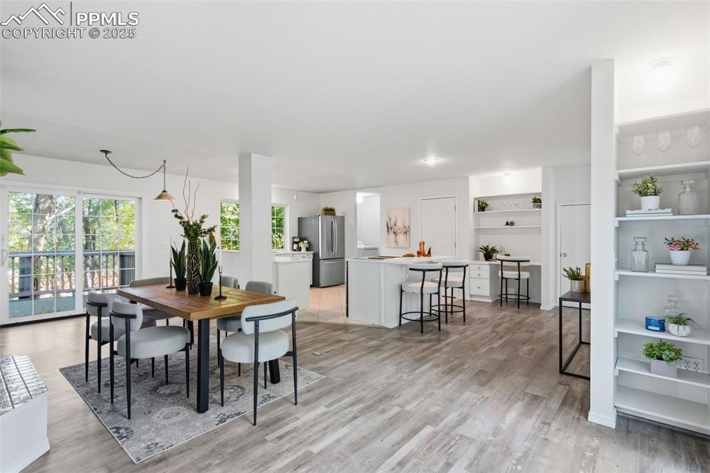 Image 12 of 44: Dining Area