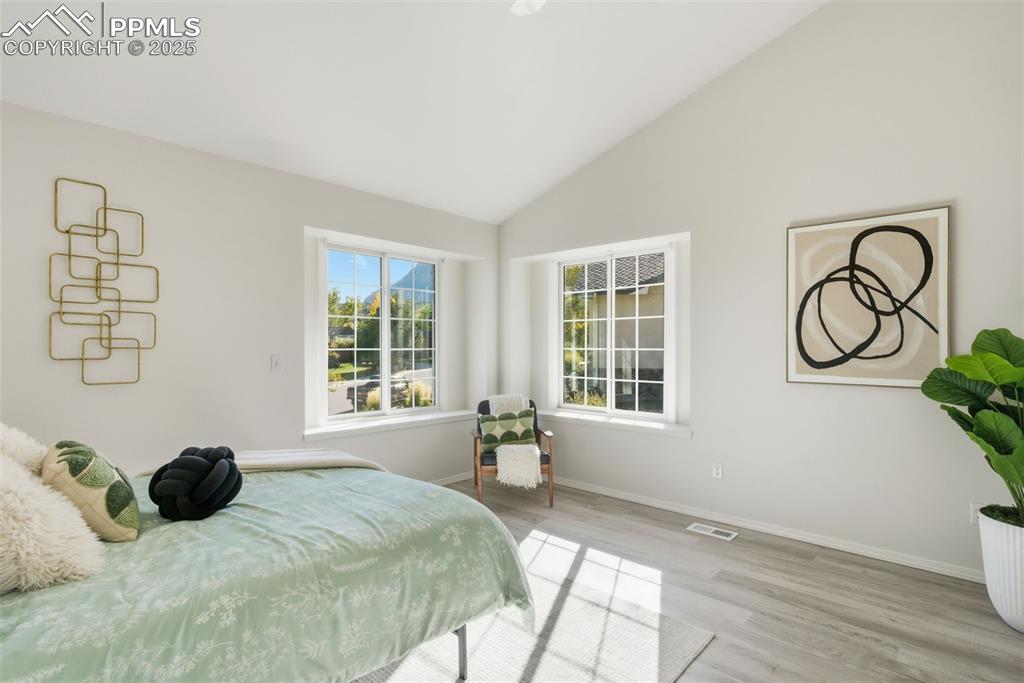 Image 20 of 44: Bedroom