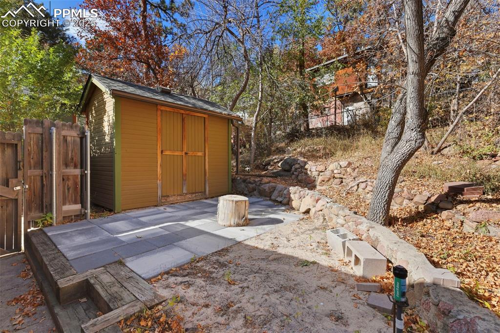 Image 25 of 26: Shed