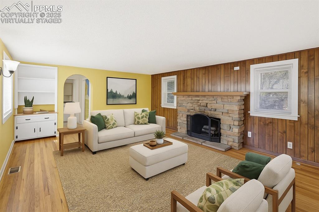 Image 8 of 26: Virtually Staged