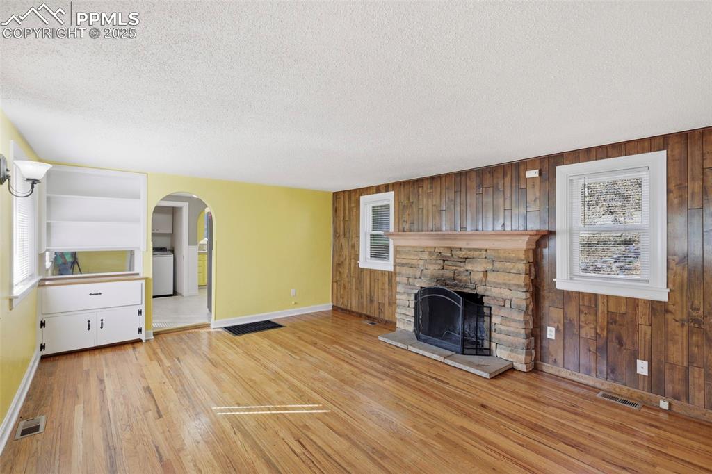 Image 9 of 26: Living Room