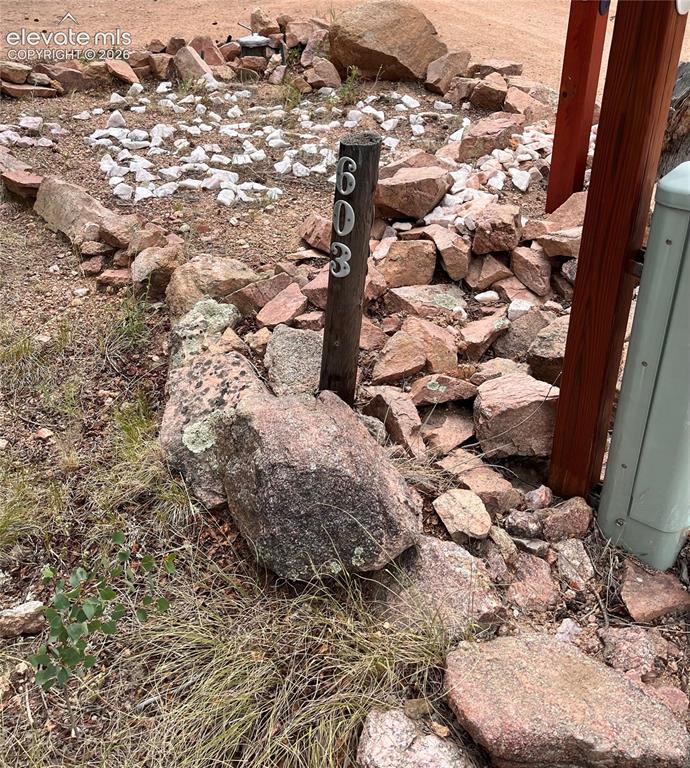 Image 3 of 17: front right property marker