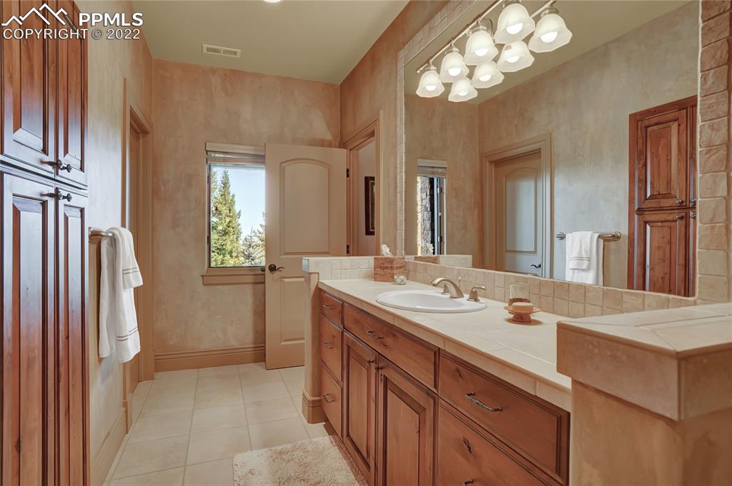 Listing 5127803, Image 37 of 50