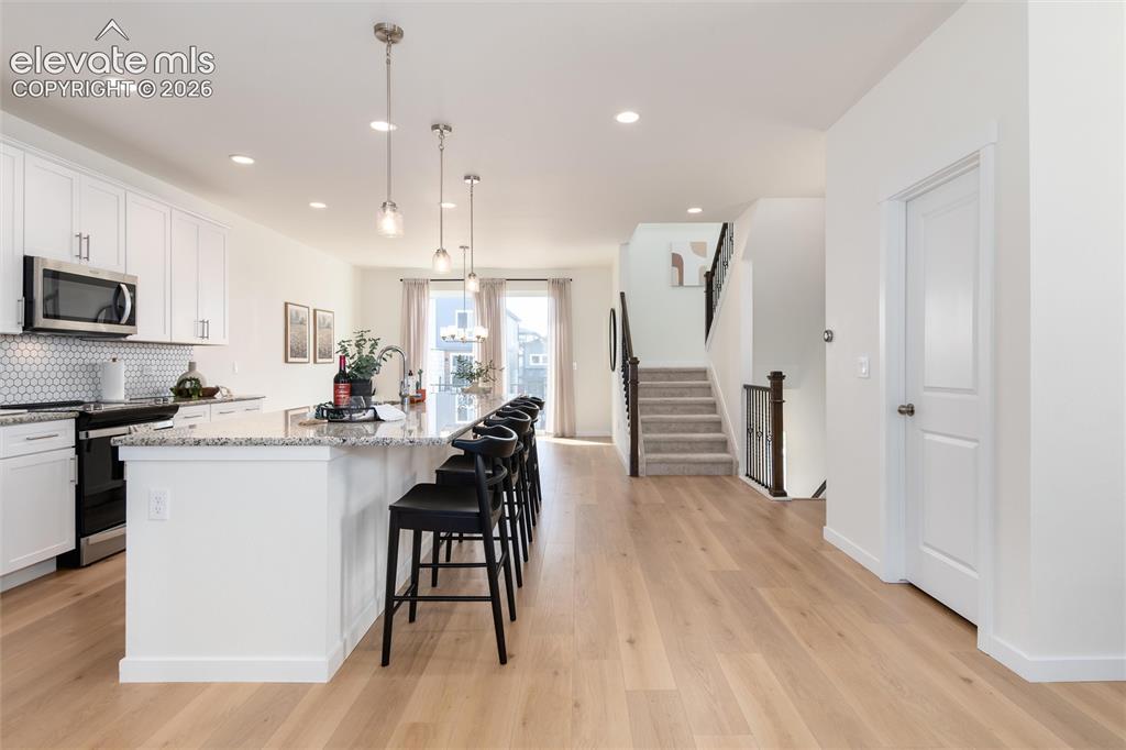 Image 18 of 47: Kitchen