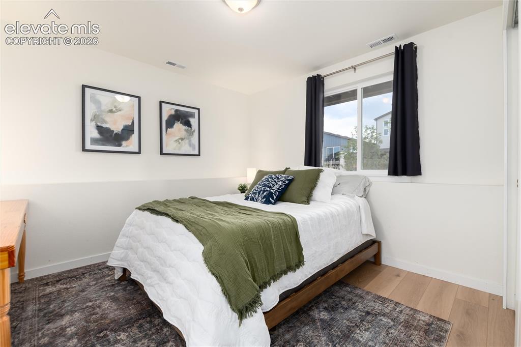 Image 41 of 47: Bedroom