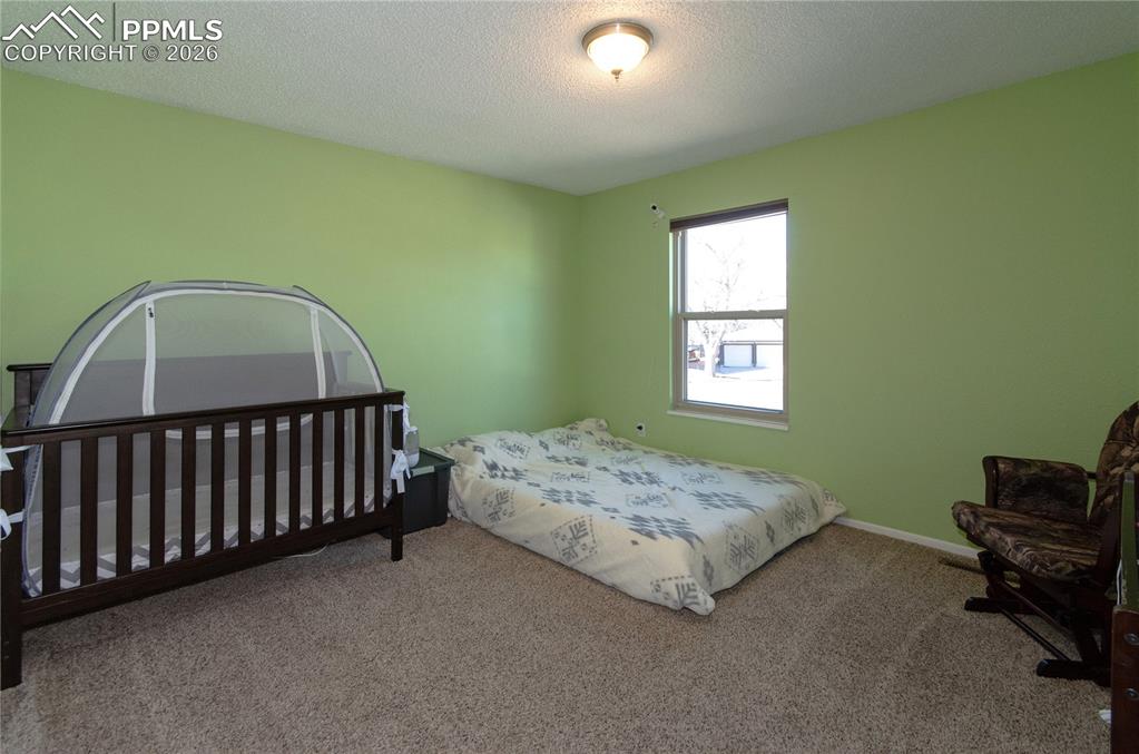 Image 14 of 24: Bedroom