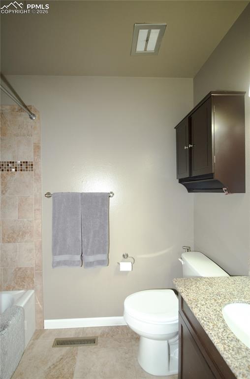 Image 17 of 24: Bathroom