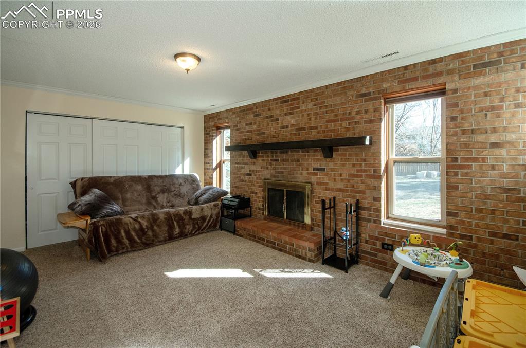 Image 8 of 24: Family Room