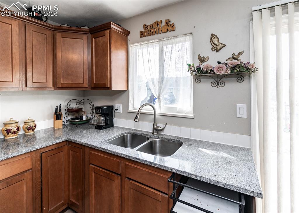 Image 12 of 36: Kitchen