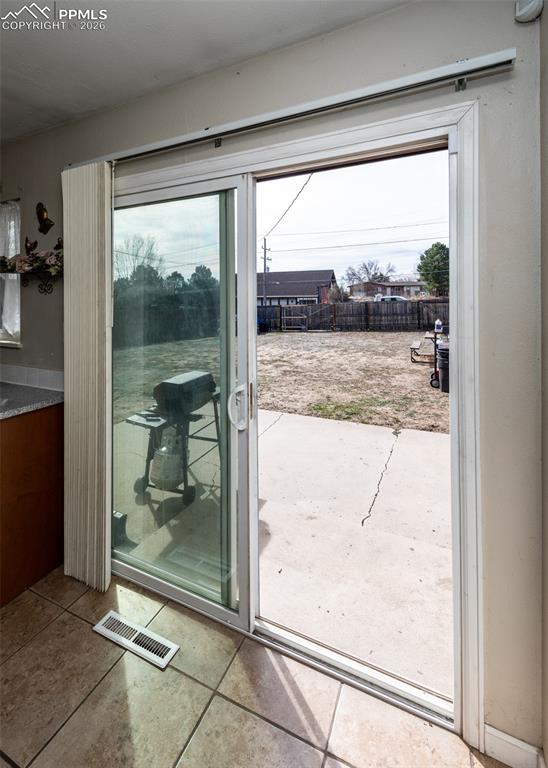 Image 14 of 36: Entry