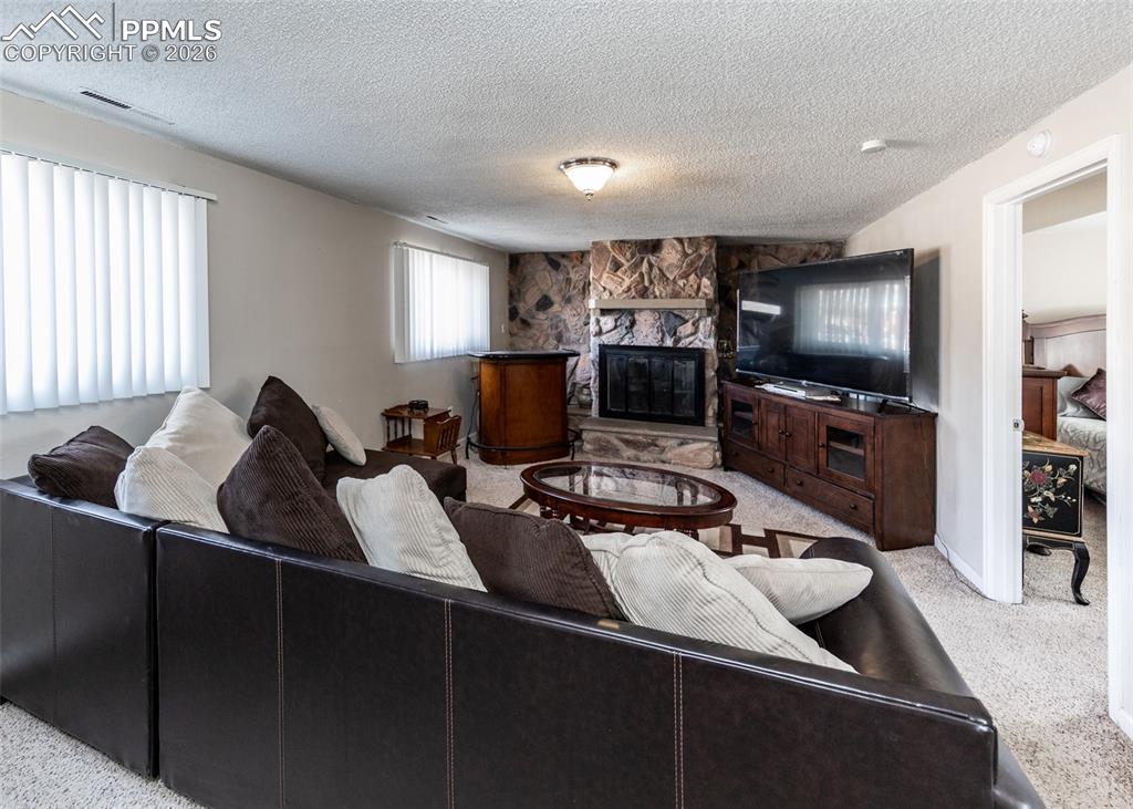 Image 25 of 36: Living Room