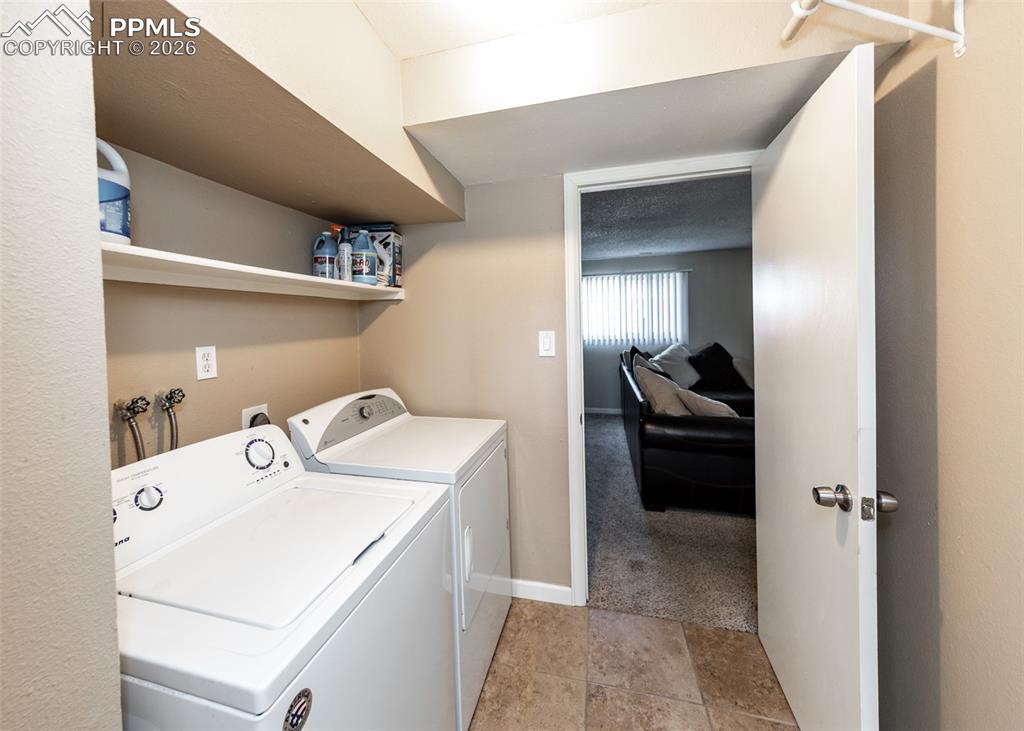 Image 29 of 36: Laundry