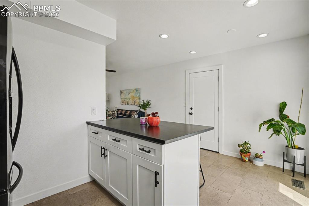 Image 14 of 22: Kitchen