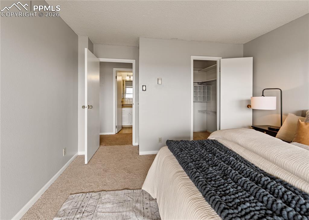 Image 17 of 26: Bedroom