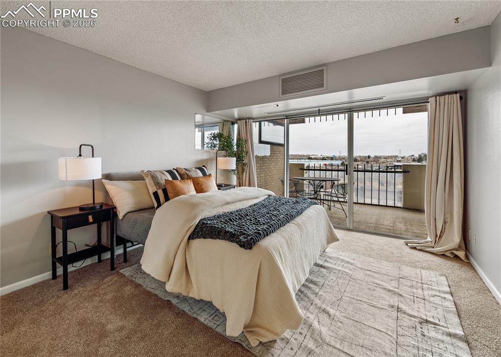 Image 19 of 26: Bedroom