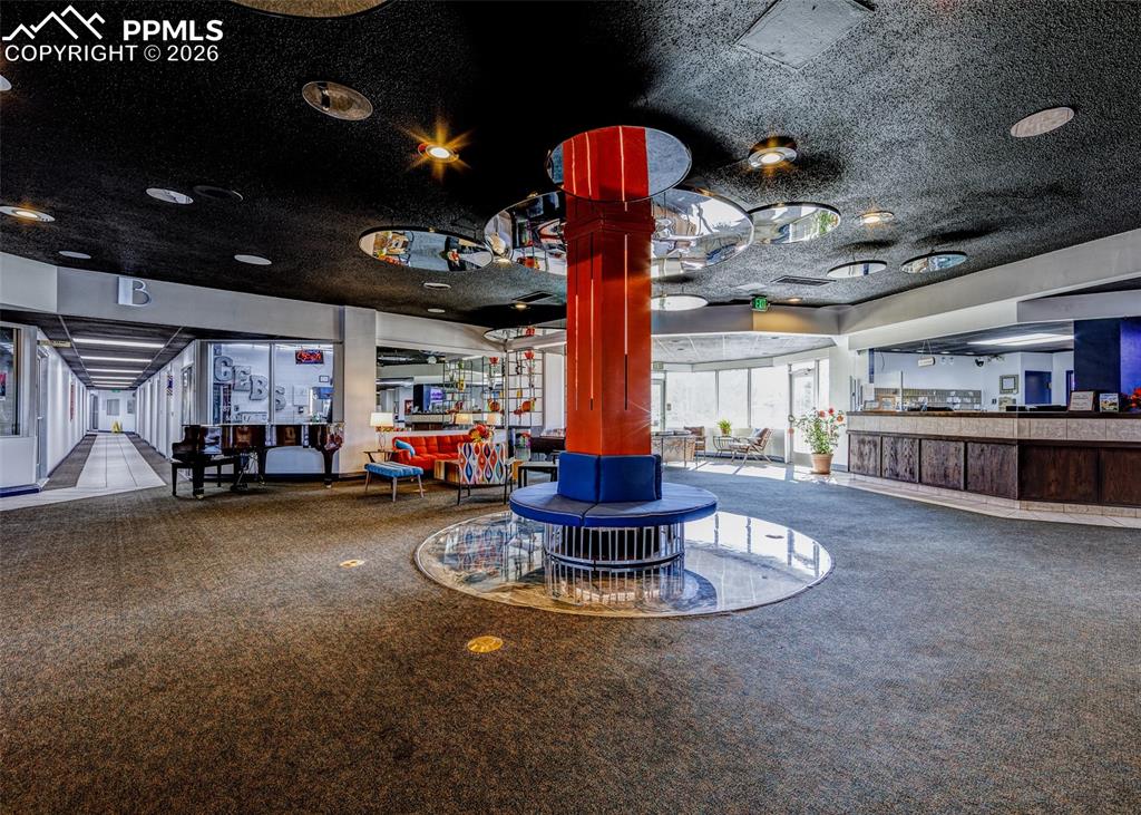 Image 20 of 26: Lobby