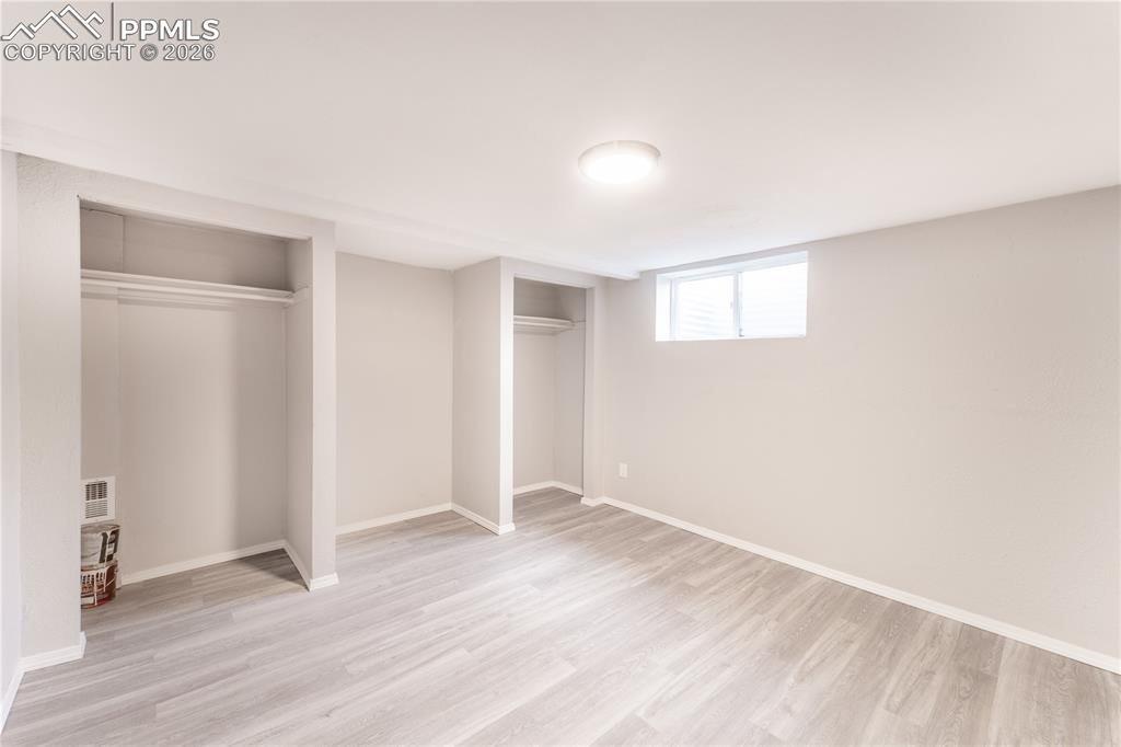 Image 19 of 40: Bedroom