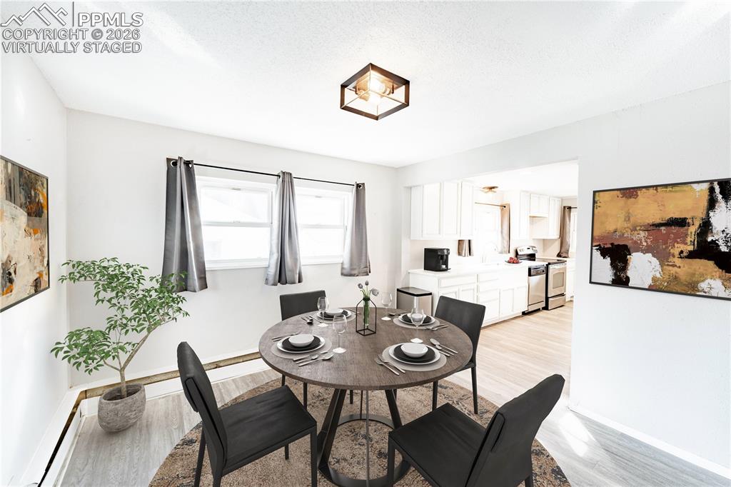 Image 4 of 40: Virtually Staged