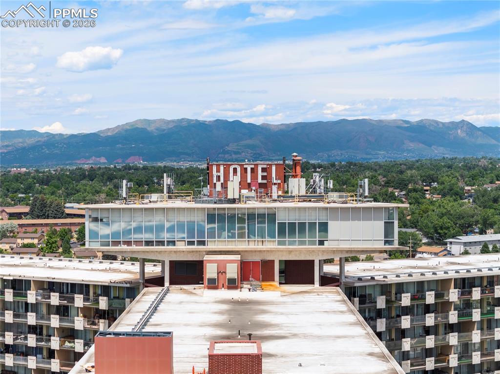 Image 14 of 18: View