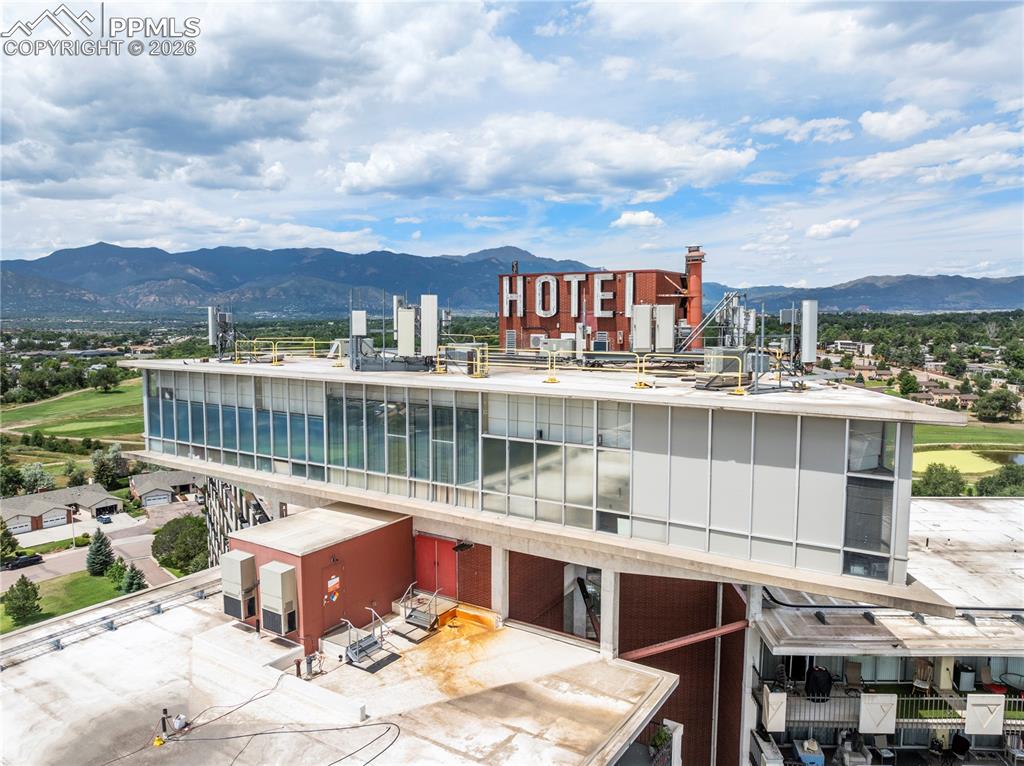 Image 15 of 18: View