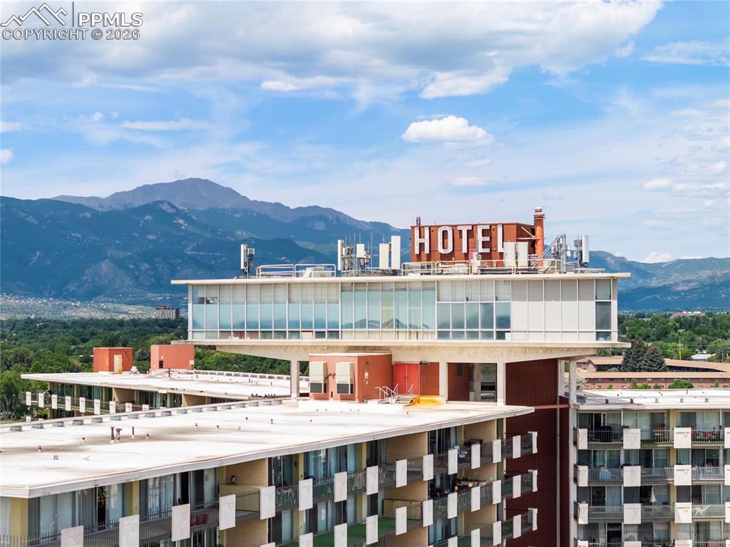 Image 17 of 18: View