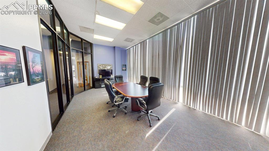 Image 4 of 18: Office