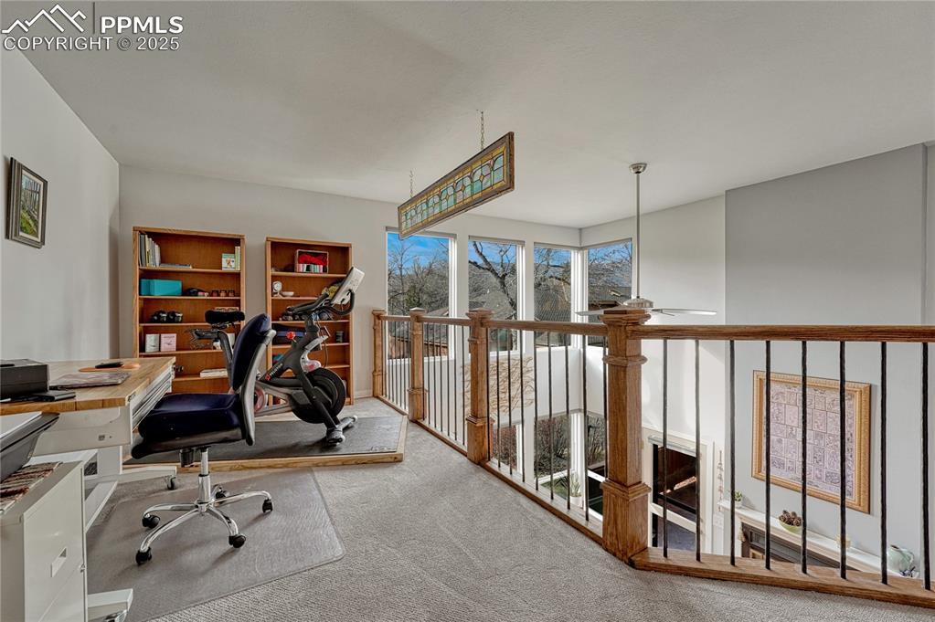 Image 11 of 50: Office