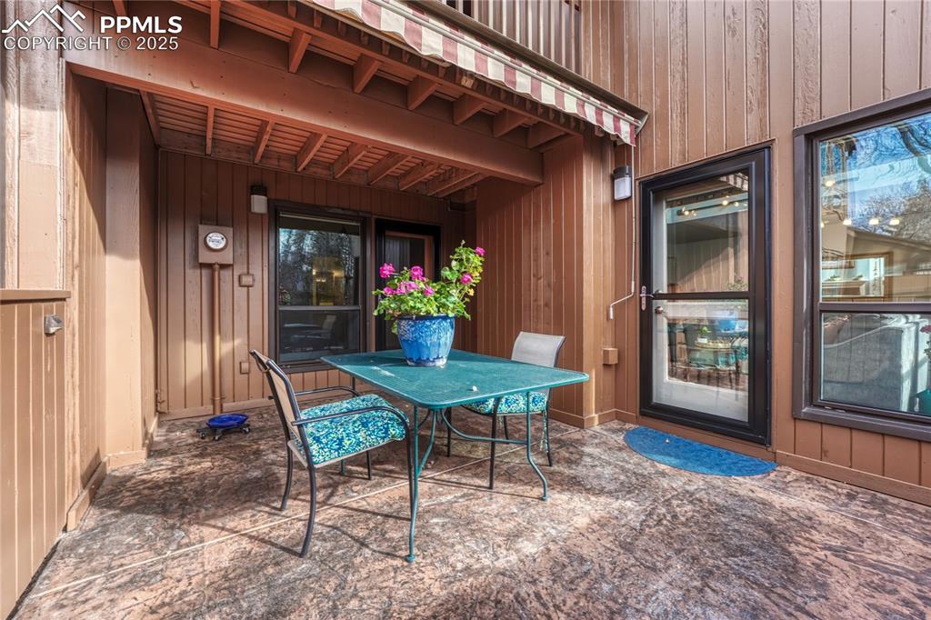 Image 39 of 50: Patio