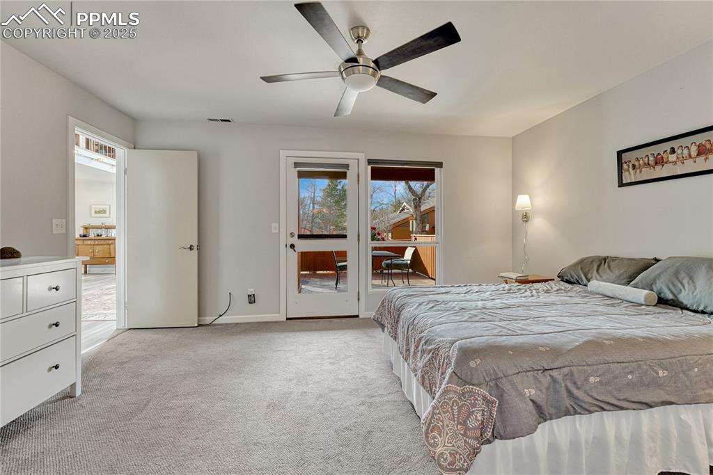 Image 5 of 50: Bedroom