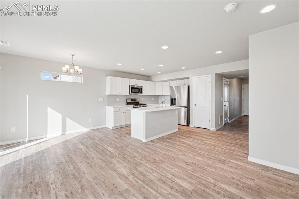 Image 2 of 21: Kitchen
