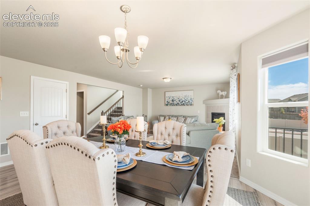 Image 13 of 45: Dining Area