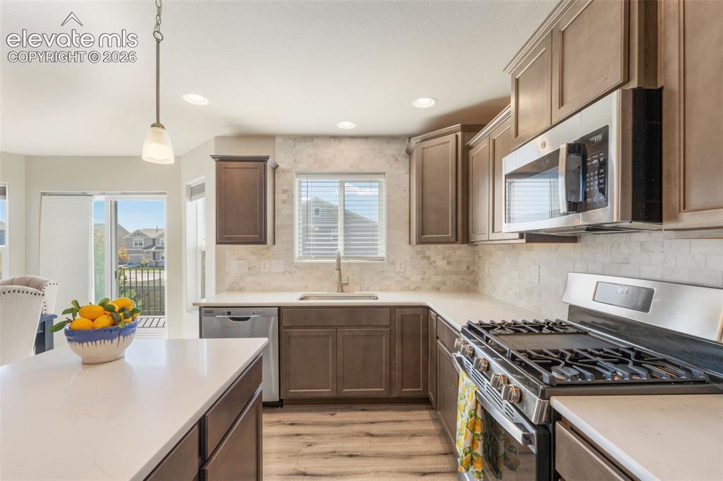 Image 18 of 45: Kitchen