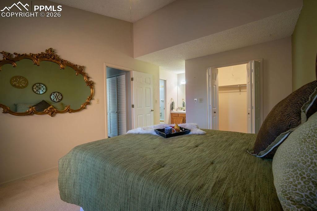 Image 14 of 37: Bedroom