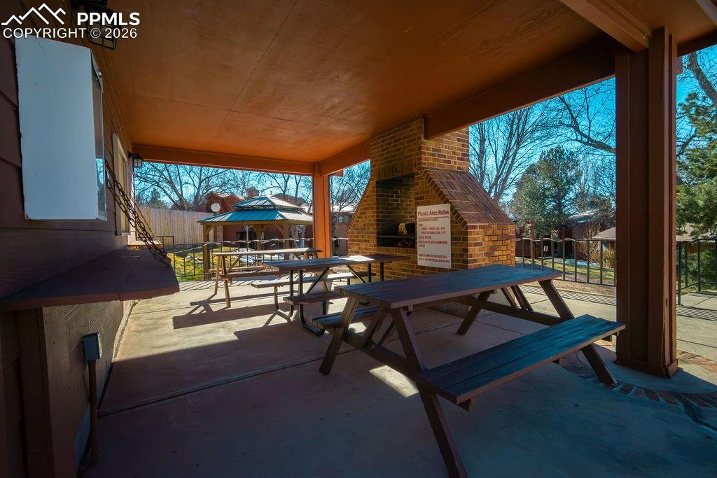 Image 31 of 37: Patio