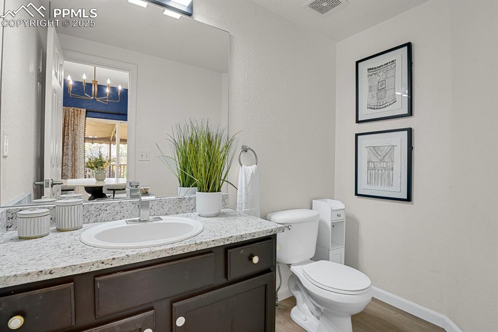 Image 14 of 31: Bathroom