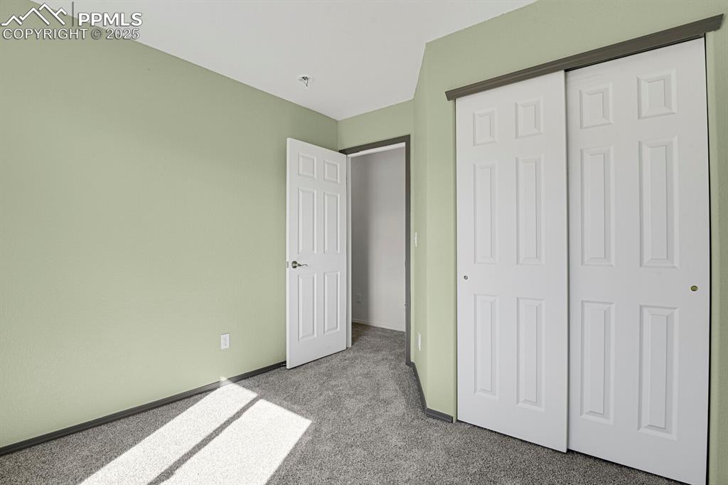 Image 20 of 31: Bedroom