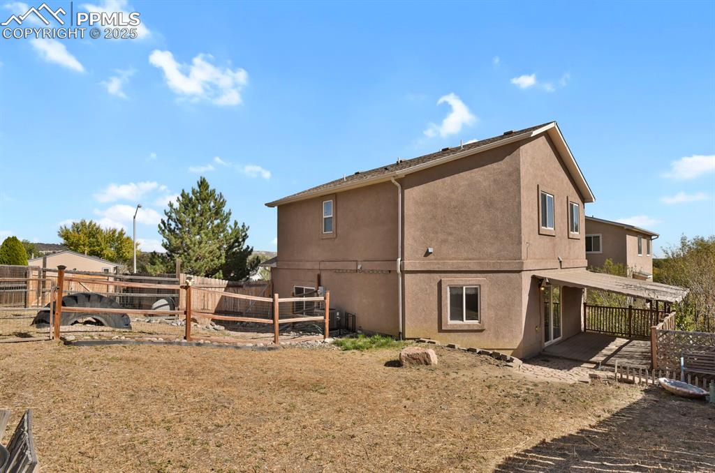 Image 28 of 31: Side of Structure