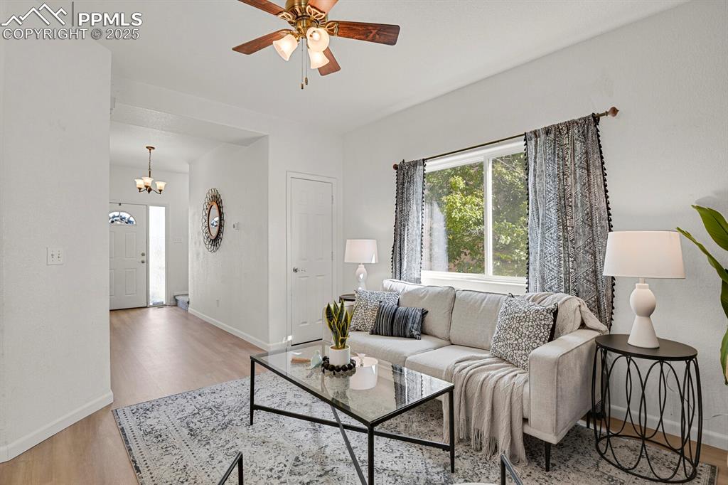 Image 5 of 31: Living Room