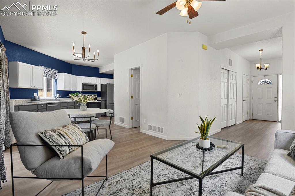 Image 6 of 31: Living Room